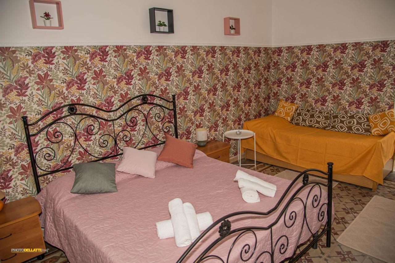 Victoria Suite Casa Vacanza Таранто Экстерьер фото